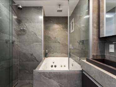 banheiro com banheira