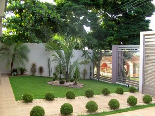 Casas Simples com Jardins